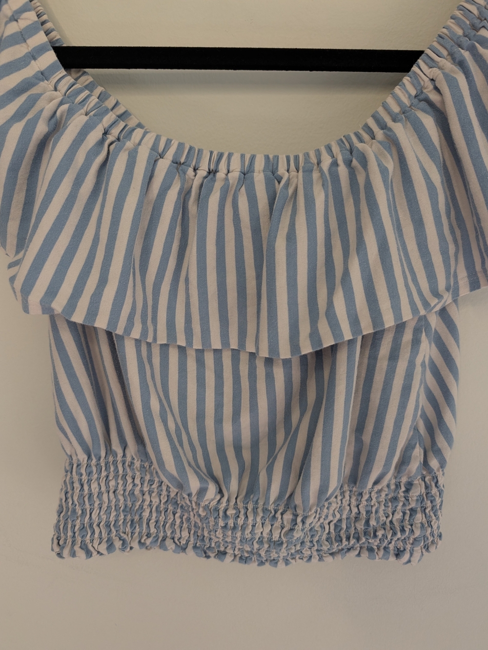 American Eagle Cold Shoulder Top Size Small - Picture 4 of 7